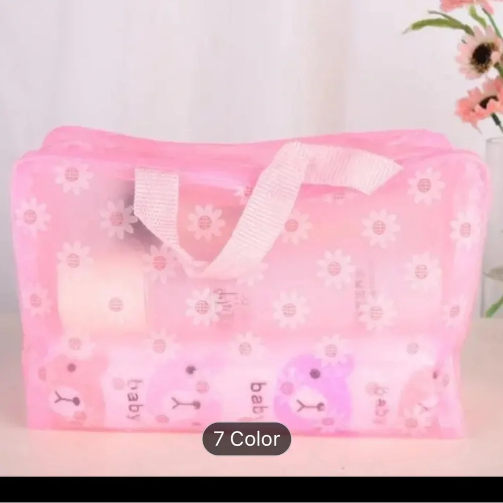 🌵.  Women’s Clear Flower Print Toiletry‎ Travel Bag. NWOT